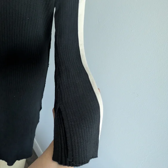 Chic Black and White Long Sleeve Dress - Picture 4 of 6